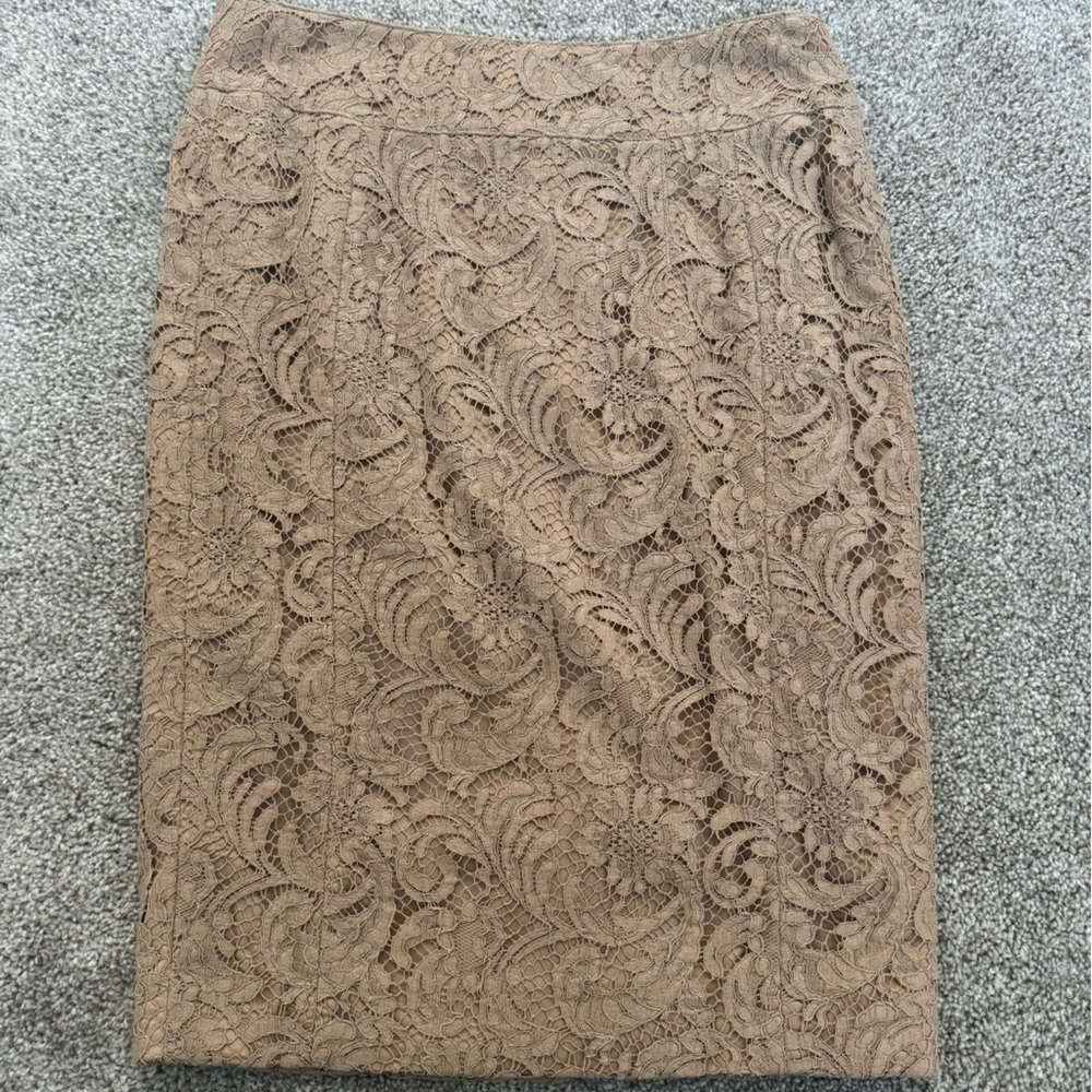 Burberry lace skirt